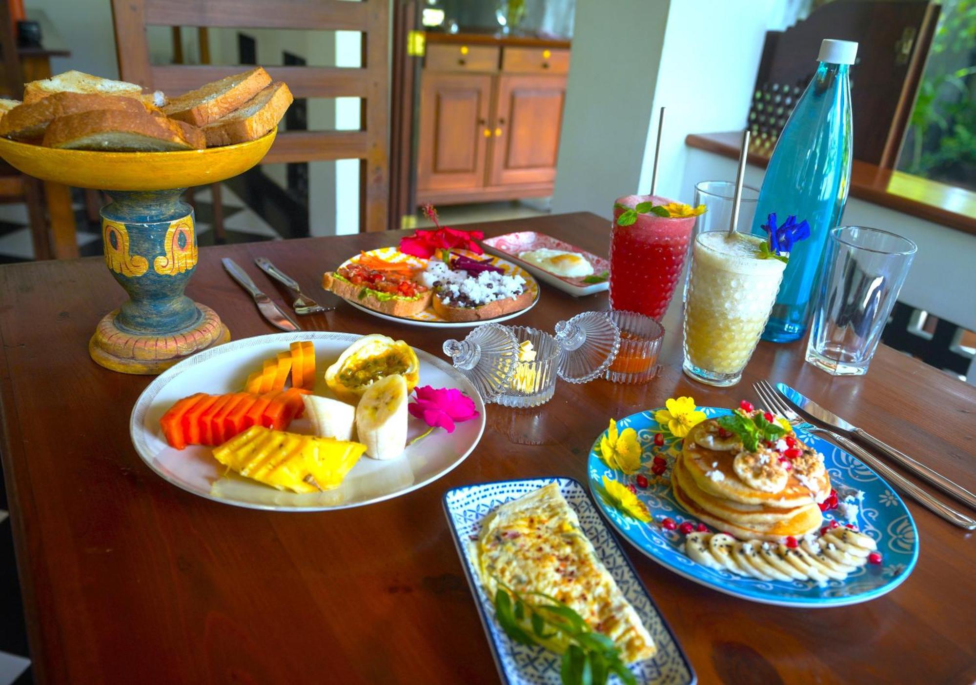 Casa Tharin Madiha Bed and Breakfast Matara Exteriör bild