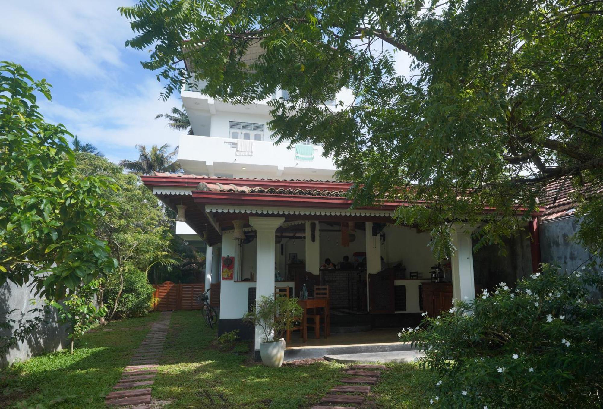 Casa Tharin Madiha Bed and Breakfast Matara Exteriör bild